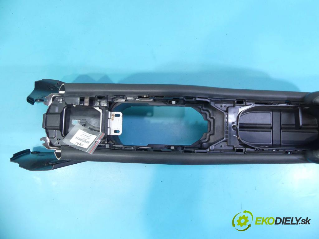 Honda HR-V II 2013-2021 1.5 16v 131 HP automatic 96 kW 1498 cm3 5- operadlo 83405-T7WA-A010-21 (Lakťové opierky)