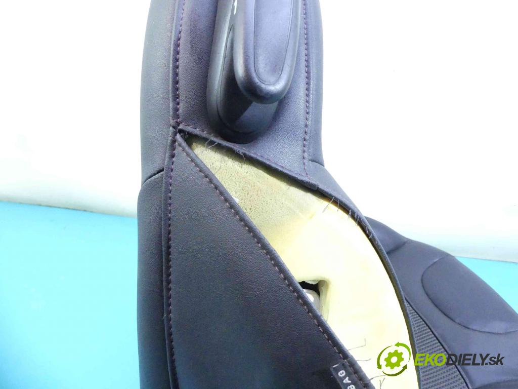 Peugeot 208 I 2012-2019 1.6 hdi 92 HP manual 68 kW 1560 cm3 3- Sedačka pravý  (Sedačky, sedadlá)