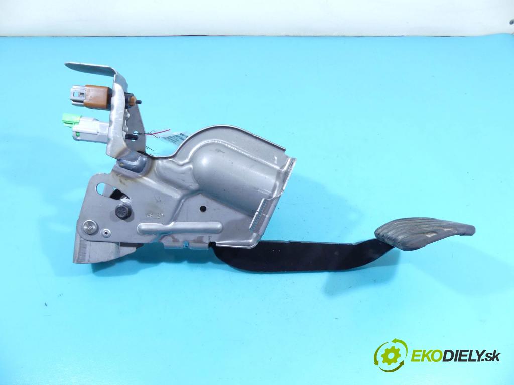 Dacia Sandero III 2020- 1.0 Tce 90 HP automatic 66 kW 999 cm3 5- pedále 180205438R (Pedále)