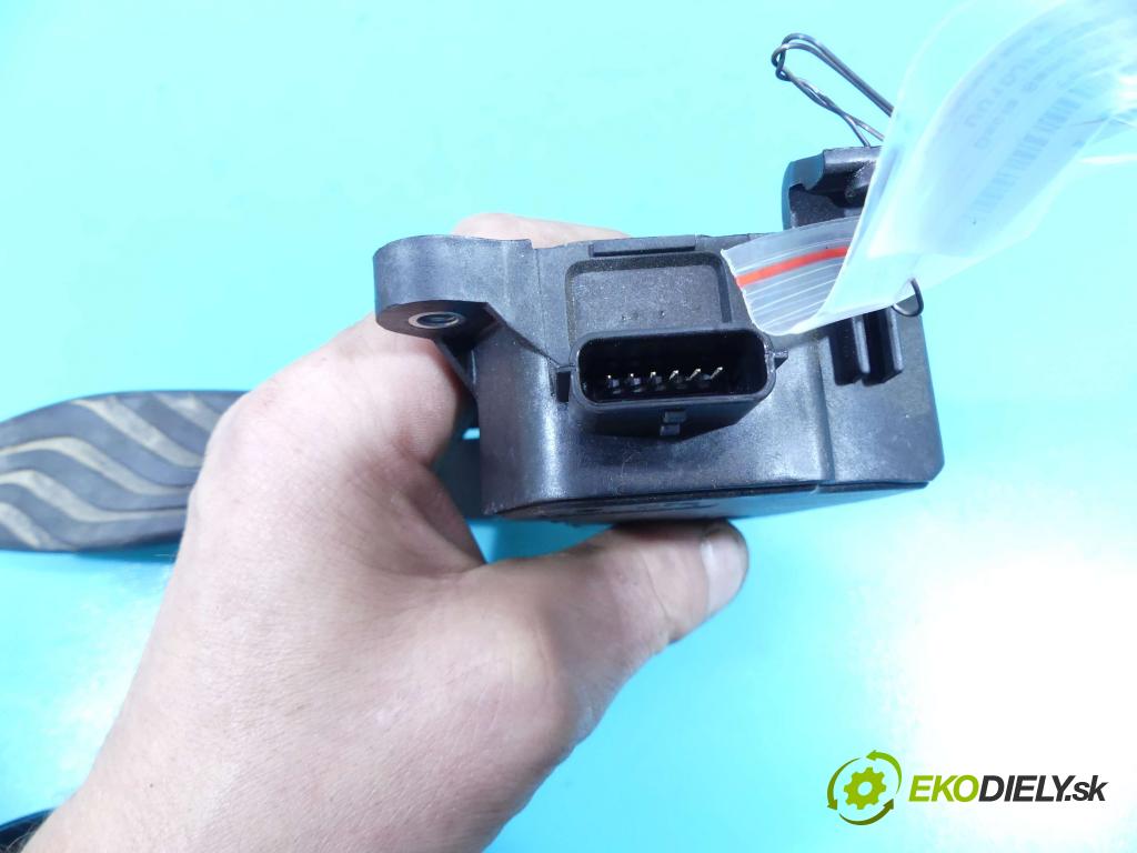 Dacia Sandero III 2020- 1.0 Tce 90 HP automatic 66 kW 999 cm3 5- pedále 180100912R-A (Pedále)