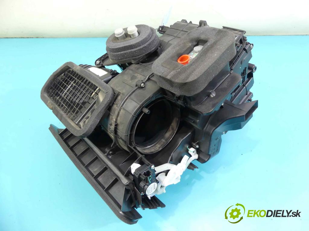 Dacia Sandero III 2020- 1.0 Tce 90 hp automatic 66 kW 999 cm3 5- radiátor A21201700 (Radiátory topení)