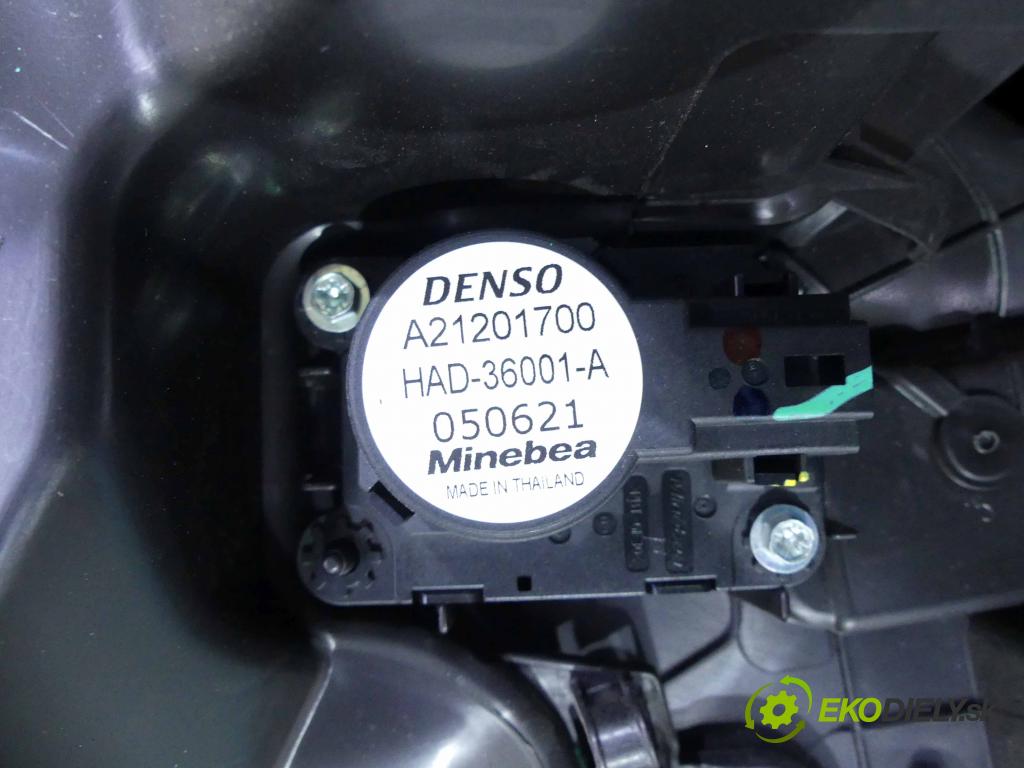 Dacia Sandero III 2020- 1.0 Tce 90 HP automatic 66 kW 999 cm3 5- radiator A21201700 (Radiátory kúrenia)