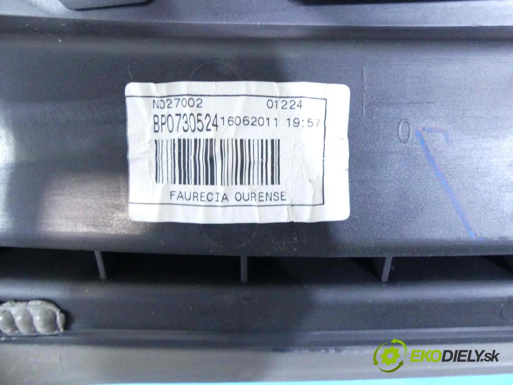 Renault Megane III 2008-2016 1.5 dci 90 HP manual 66 kW 1461 cm3 5- kokpit,pristrojová doska rozdeľovacia