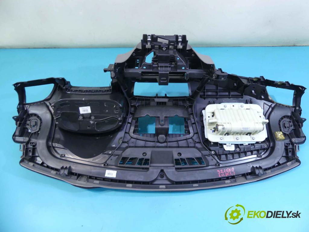 Renault Megane III 2008-2016 1.5 dci 90 HP manual 66 kW 1461 cm3 5- kokpit,pristrojová doska rozdeľovacia