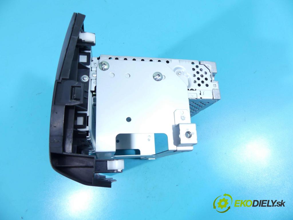 Suzuki Swift Mk6 2005-2010 1.3 16v 92 HP manual 67,5 kW 1328 cm3 5- Radio originál 39101-62J3