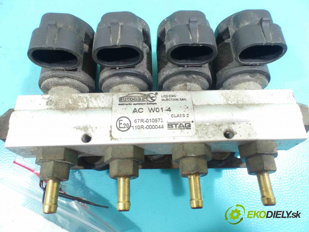 Ford Focus Mk1 1998-2004 1.4 16v 75 HP manual 55 kW 1388 cm3 3- vstrek E2067R-010973 (Vstrekovače)