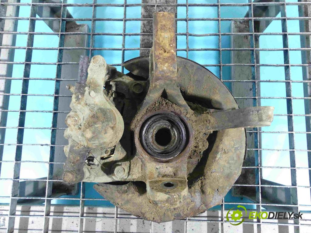 Toyota Corolla E10 1,4.0 16v 88 HP manual 65 kW 1332 cm3 5- náboj pravé  (Náboje)