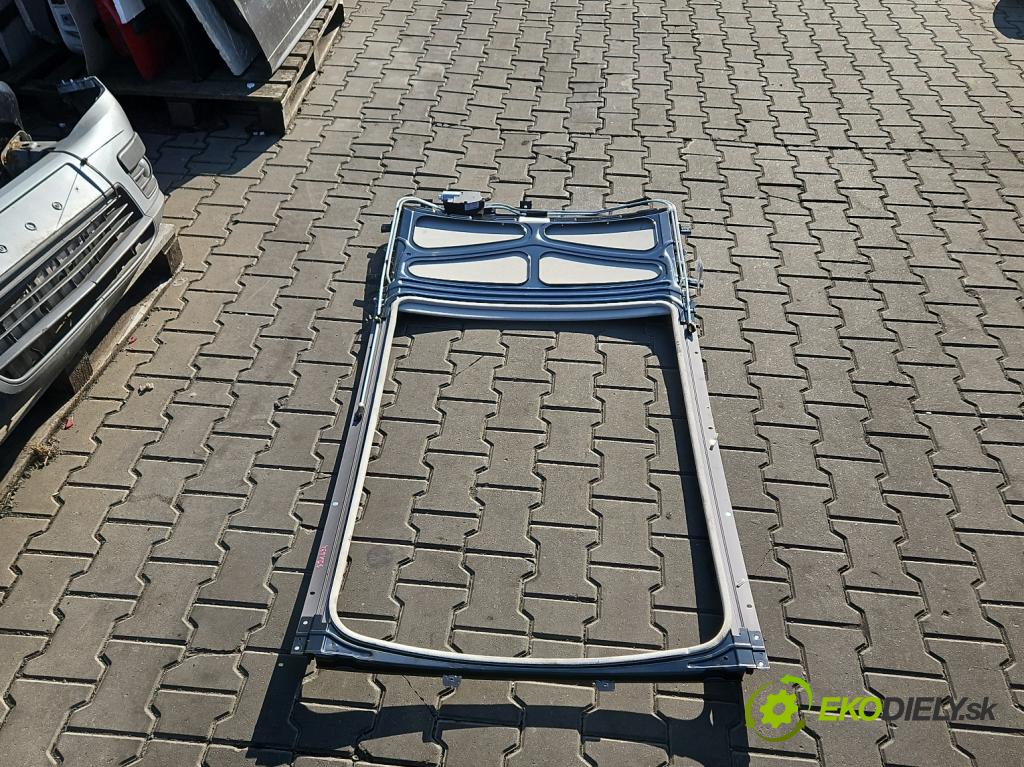 Nissan Qashqai I J10 2006-2013 2.0 16v 141 HP manual 104 kW 1997 cm3 5- roleta  (Roleta kufra)