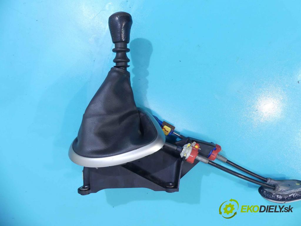 Nissan Qashqai I J10 2006-2013 2.0 16v 141 HP manual 104 kW 1997 cm3 5- Páka: Změny: stupeň,rýchlosť JD500 (Rýchlostné páky / kulisy)