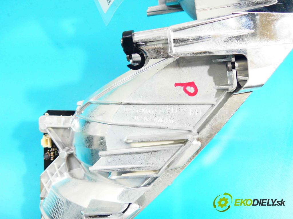 Dacia Sandero III 2020- 1.0 Tce 90 HP automatic 66 kW 999 cm3 5- Reflektor: pravý 00218047 (Pravé)