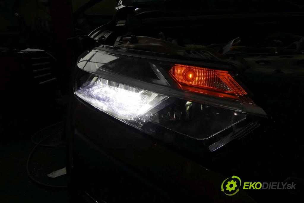 Dacia Sandero III 2020- 1.0 Tce 90 HP automatic 66 kW 999 cm3 5- Reflektor: pravý 00218047 (Pravé)