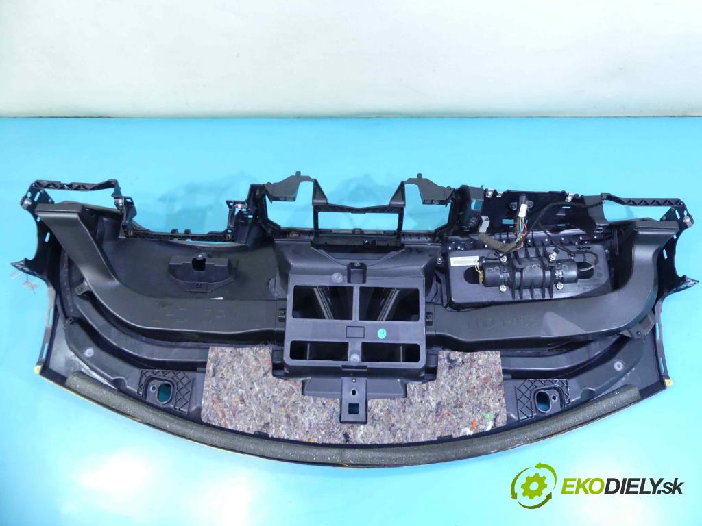 Jaguar XF I X250 2007-2015 3.0 Td V6 275 HP automatic 202 kW 2993 cm3 4- kokpit,pristrojová doska rozdeľovacia