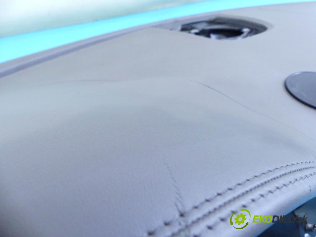 Jaguar XF I X250 2007-2015 3.0 Td V6 275 HP automatic 202 kW 2993 cm3 4- kokpit,pristrojová doska rozdeľovacia