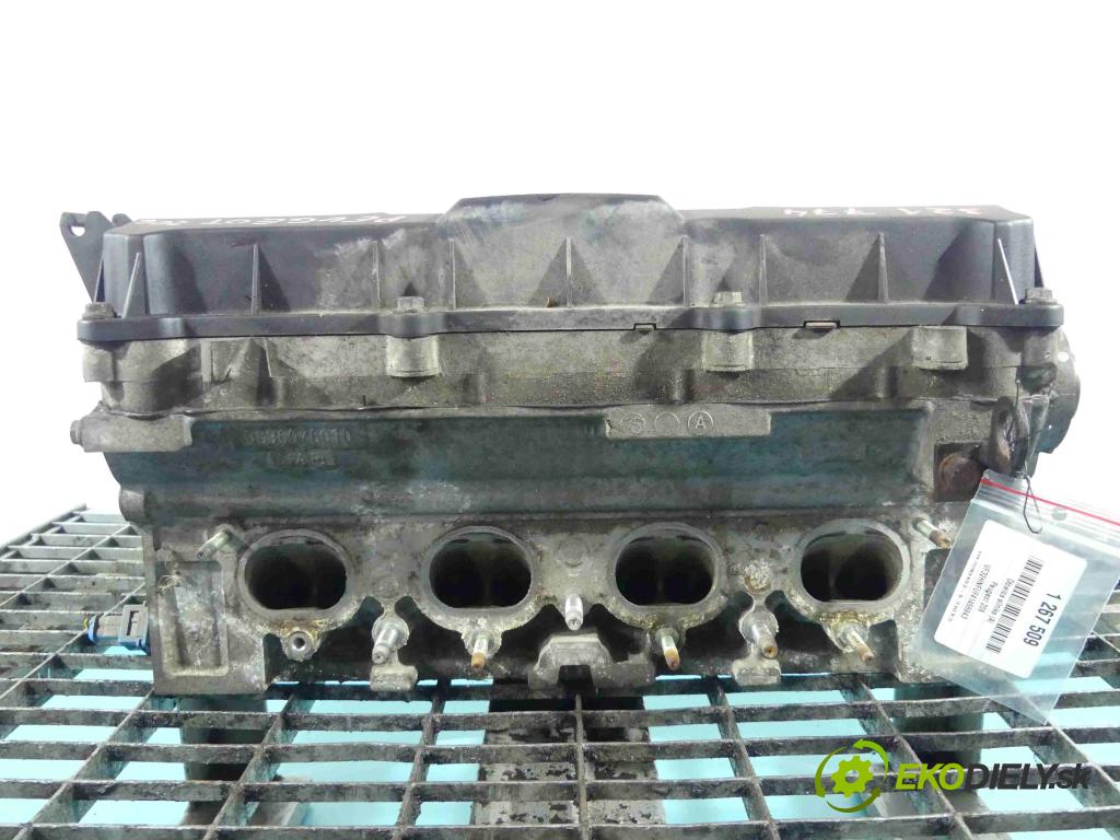 Peugeot 206 1.6 16v 109 HP manual 80 kW 1587 cm3 3- Hlava: motora NFU