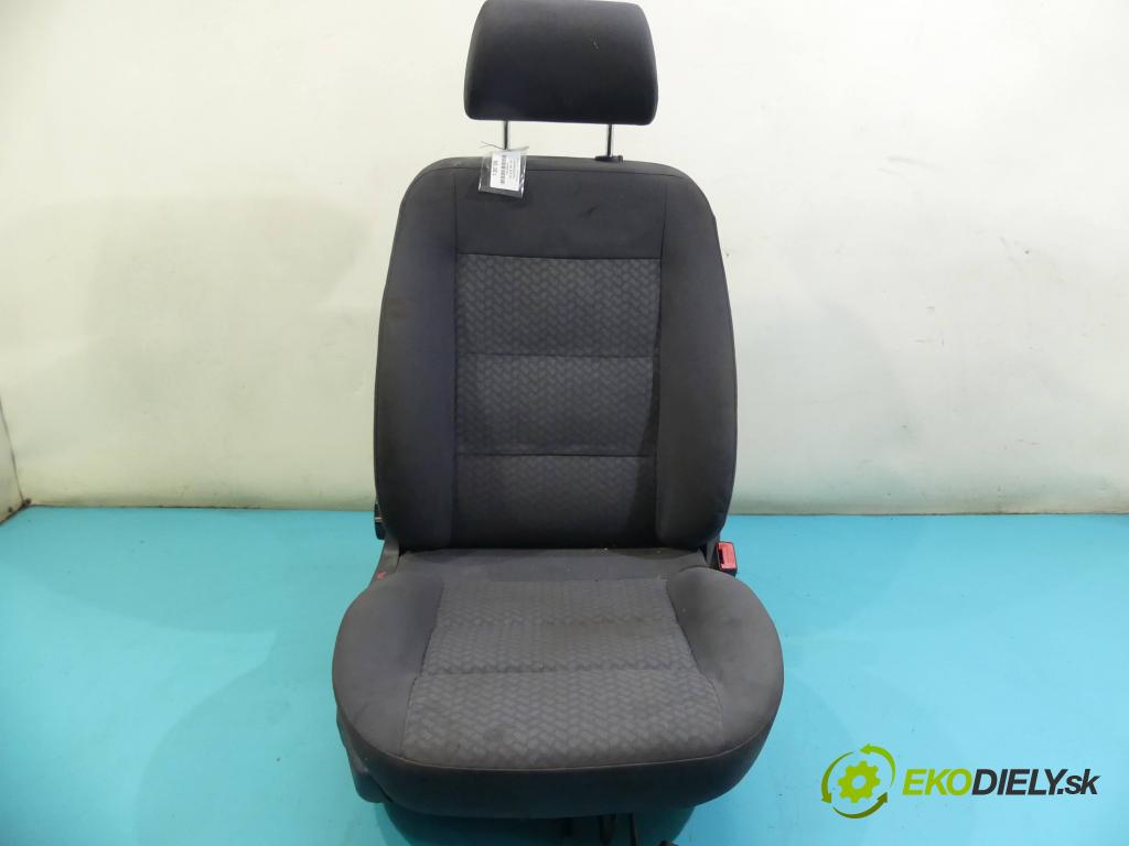 Audi A4 B5 1994-2001 1.8 20v 125 HP manual 92 kW 1781 cm3 5- Sedačka pravý  (Sedačky, sedadlá)