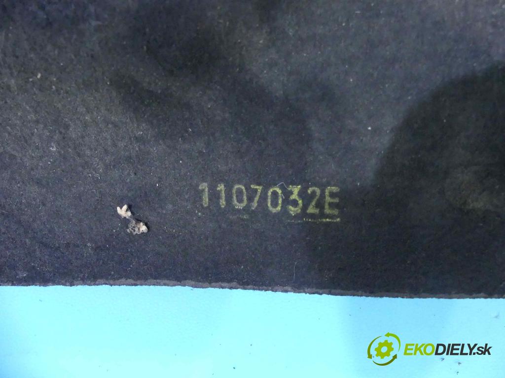 Audi A8 D3 2002-2009 4.0 tdi 275 HP automatic 202 kW 3936 cm3 4- Zvuková izolace: kapaty 1107032E