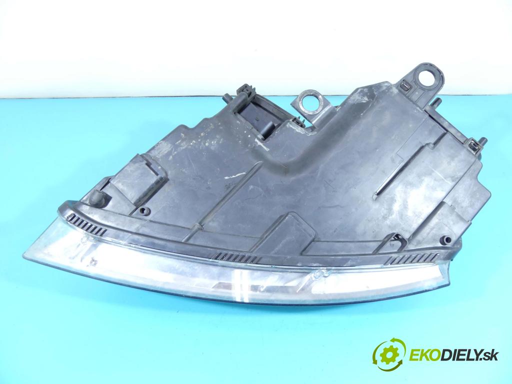 Audi A8 D3 2002-2009 4.0 tdi 275 HP automatic 202 kW 3936 cm3 4- Reflektor: pravý 4E0941030BQ (Pravé)