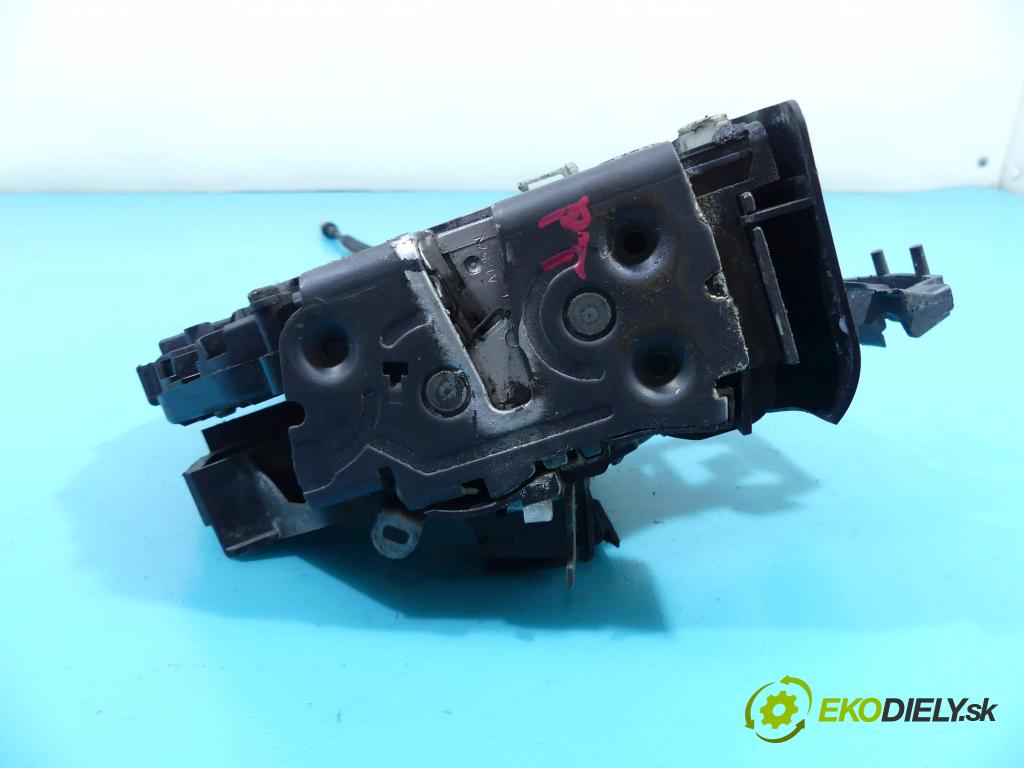 Volvo S40 II 2004-2012 2.0d 136hp manual 100 kW 1997 cm3 4- zámek zadní pravý 30753674