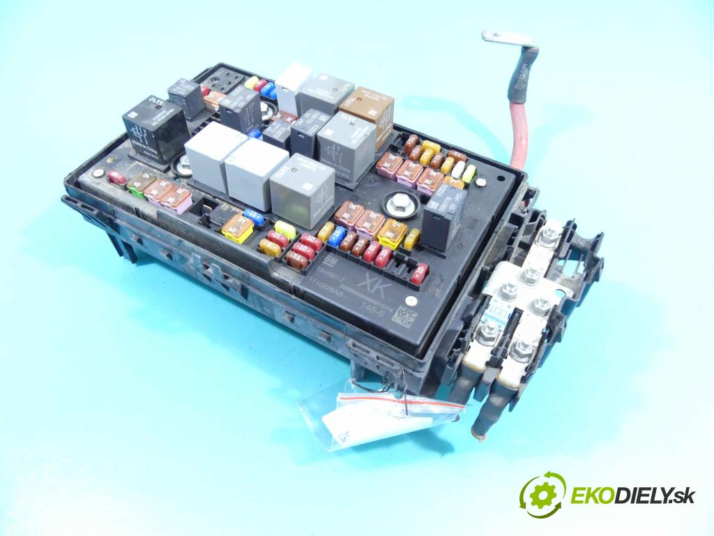 Opel Zafira C 2012-2019 Tourer 2.0 cdti 170 hp automatic 125 kW 1956 cm3 5- skříňka pojistková 13449212 (Pojistkové skříňky)