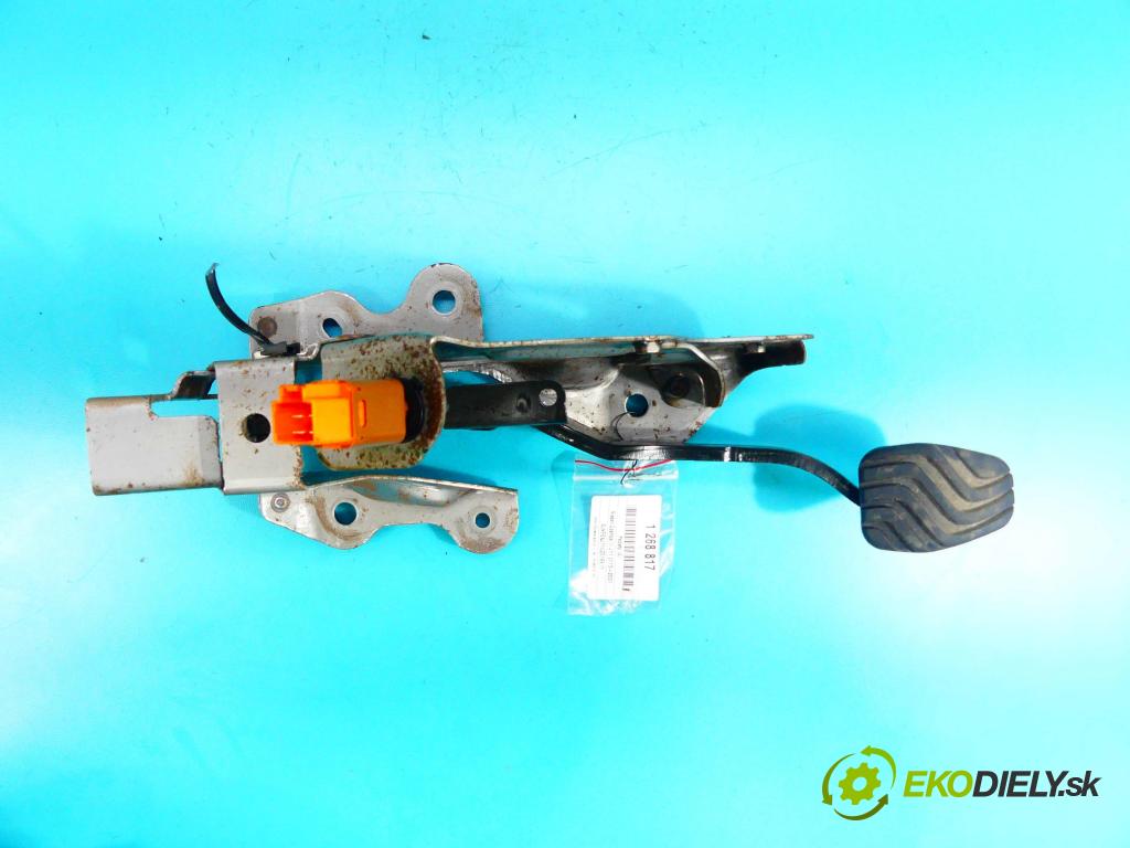 Nissan Qashqai II J11 2013-2021 1.2 T 116 HP manual 85 kW 1197 cm3 5- pedále 465014EA2B (Pedále)