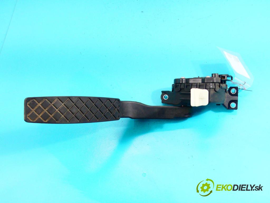 Audi Q7 2005-2015 3.0 tdi V6 232KM automatic 171 kW 2967 cm3 5- pedále 7L0723507B (Pedále)