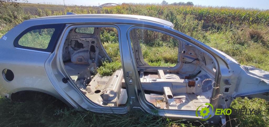 Volvo XC60 I 2008-2017 2.4d 205 hp automatic 151 kW 2400 cm3 5- práh pravý  (Ostatní)