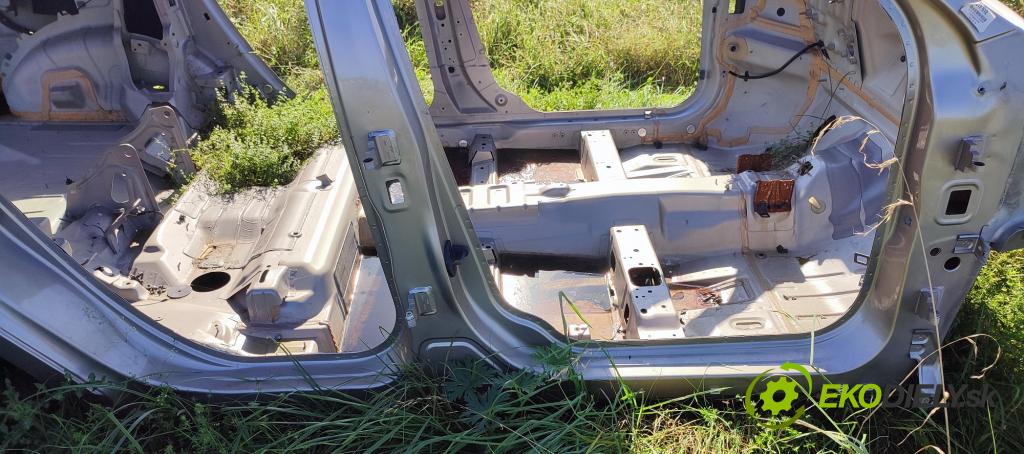 Volvo XC60 I 2008-2017 2.4d 205 hp automatic 151 kW 2400 cm3 5- práh pravý  (Ostatní)