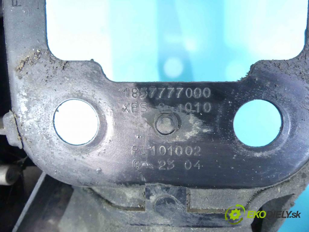 Audi A6 C6 2004-2011 3.0 tdi 224 hp automatic 165 kW 2967 cm3 4- stěna přední 1857777000 (Výztuhy přední)