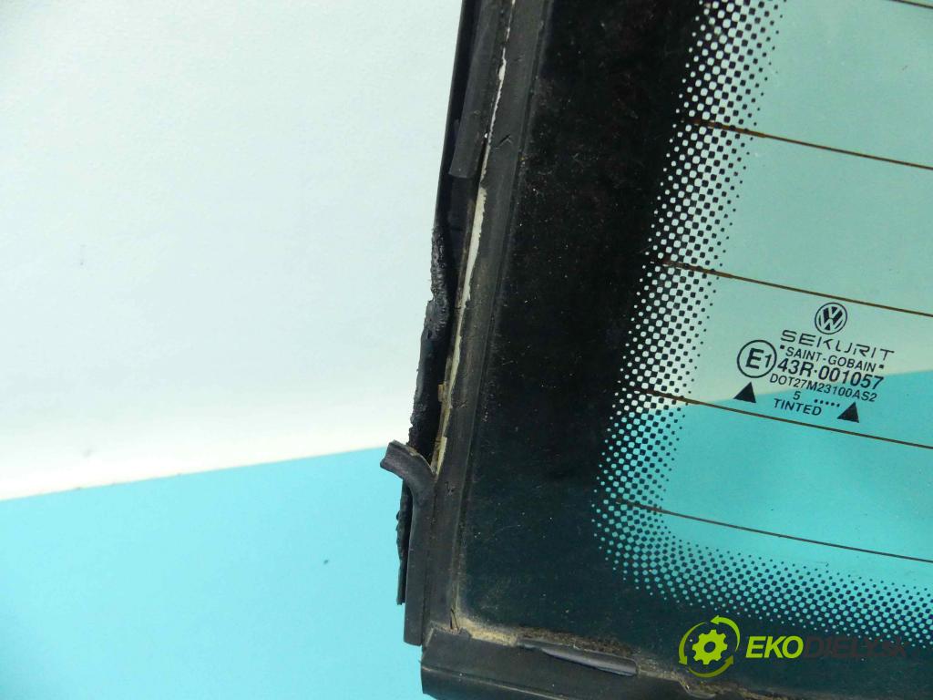 Vw Vento 1.8 75 hp manual 55 kW 1781 cm3 4- sklo zadní  (Okna zadní)