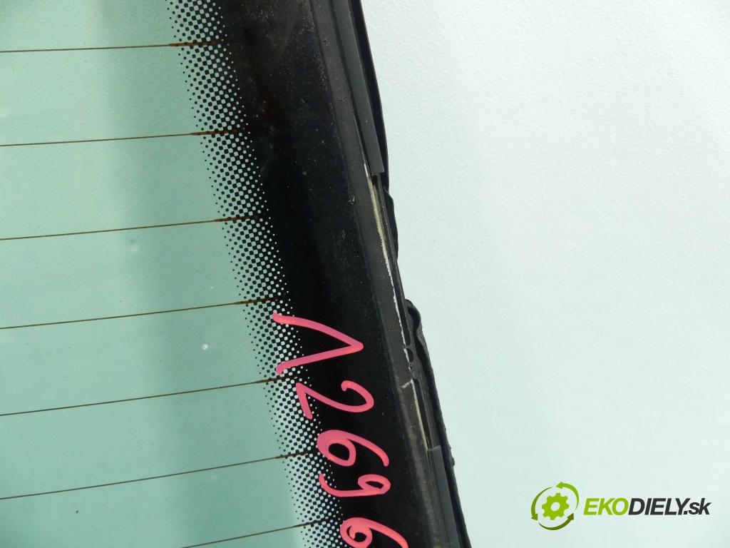 Vw Vento 1.8 75 hp manual 55 kW 1781 cm3 4- sklo zadní  (Okna zadní)