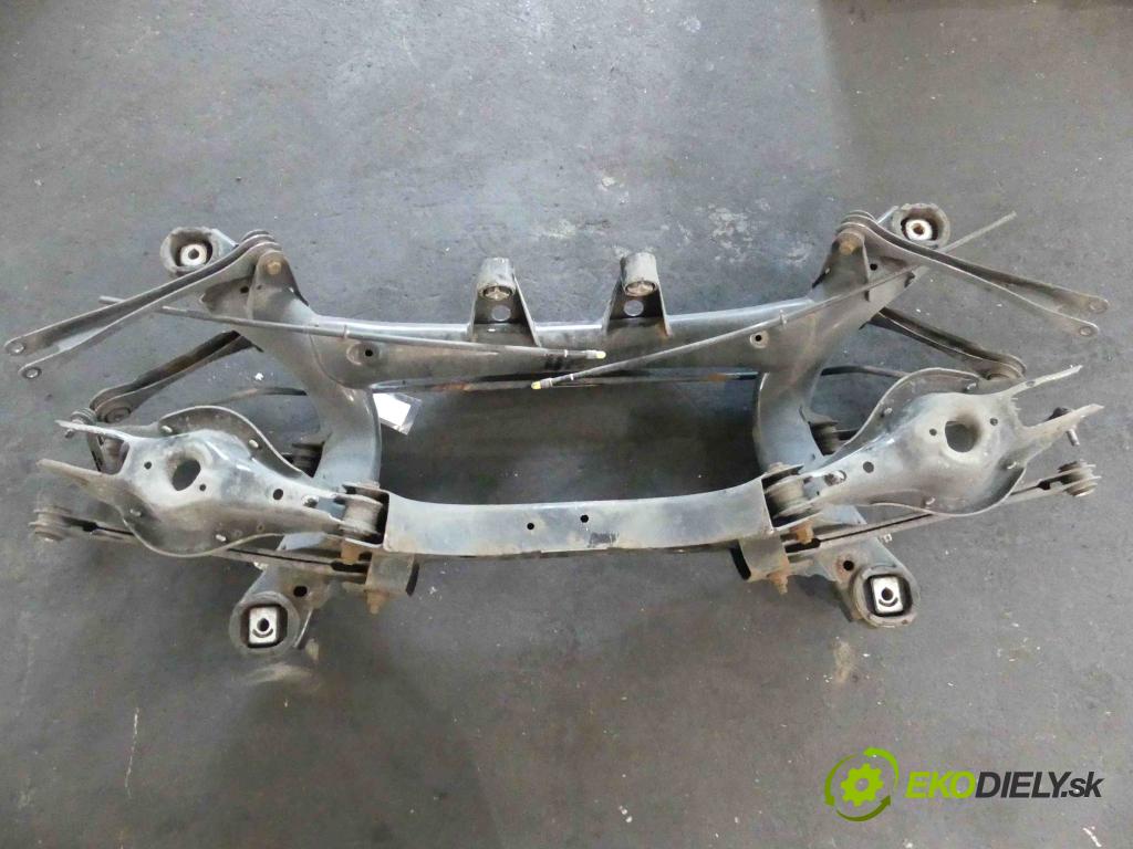 Bmw 3 F30 2011-2018 2.0d 116 hp manual 85 kW 1995 cm3 4- zadní výztuha