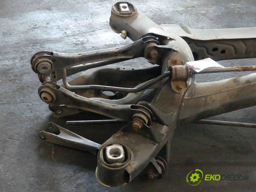 Bmw 3 F30 2011-2018 2.0d 116 hp manual 85 kW 1995 cm3 4- zadní výztuha