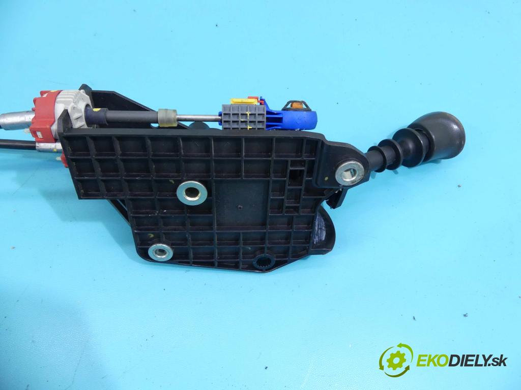 Fiat Doblo II 2010- 2.0 jtd 135 HP manual 99 kW 1956 cm3 5- Páka: Změny: stupeň,rýchlosť 553468290E (Rýchlostné páky / kulisy)