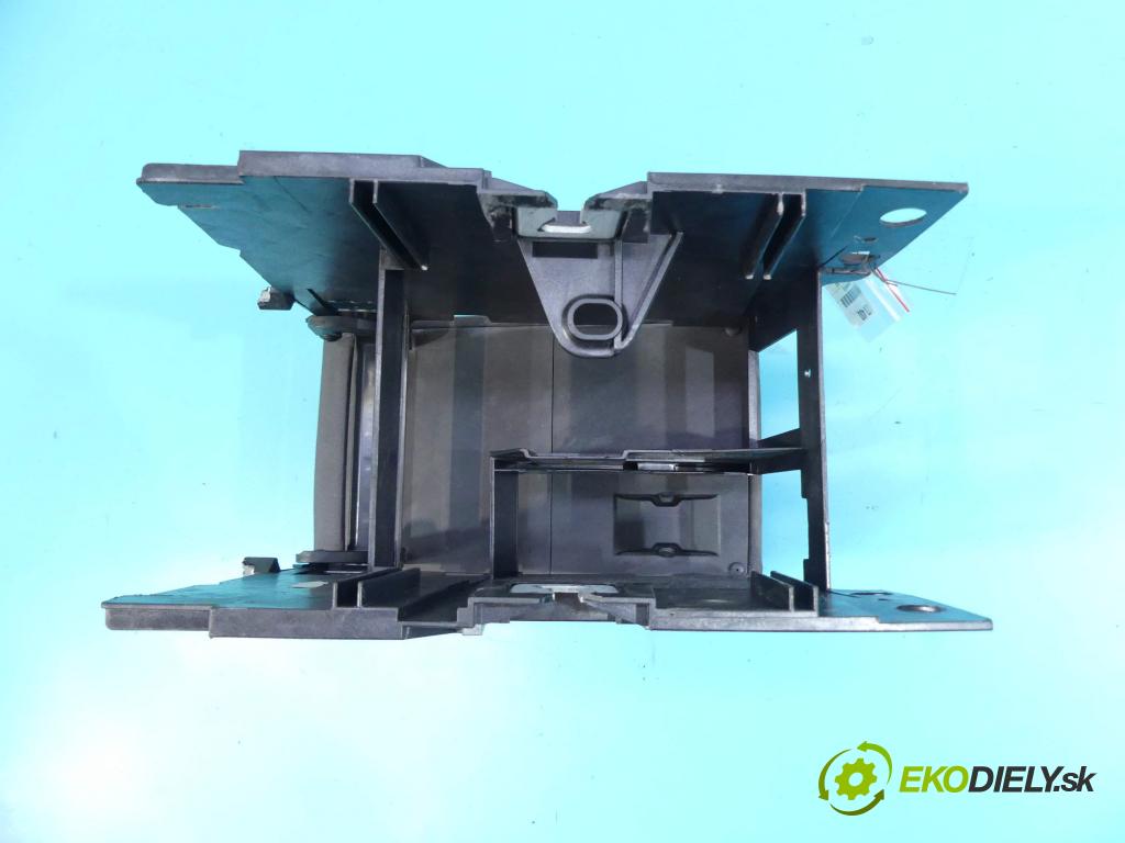 Vw Touran I 2003-2015 1.9 tdi 90 HP manual 66 kW 1896 cm3 5- operadlo 1T0857669 (Lakťové opierky)