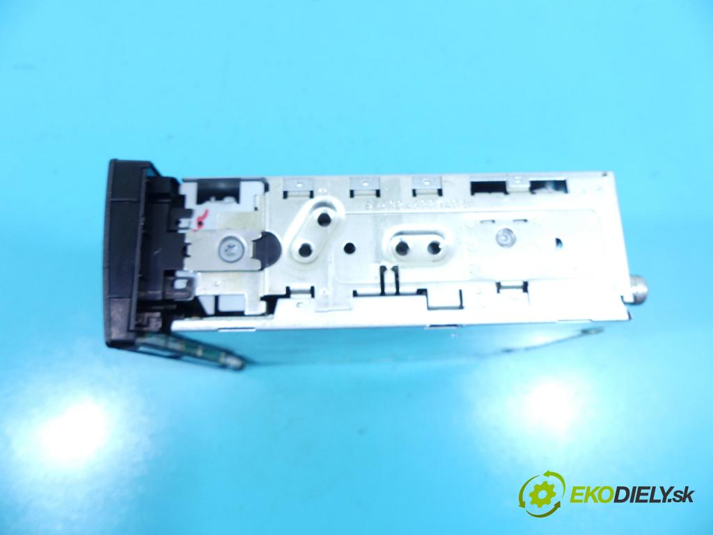 Nissan Micra K12 2003-2010 1.2 16v 80 HP automatic 59 kW 1240 cm3 3- Radio originál 28185BC41A