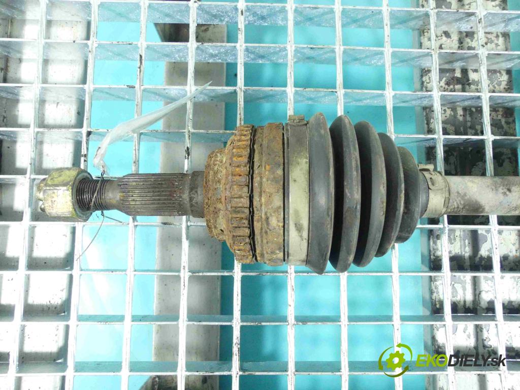 Chevrolet Lacetti 1.8 16v 121KM manual 89 kW 1796 cm3 5- poloos ľavé  (Poloosy)