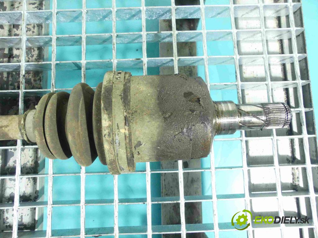 Chevrolet Lacetti 1.8 16v 121KM manual 89 kW 1796 cm3 5- poloos ľavé  (Poloosy)