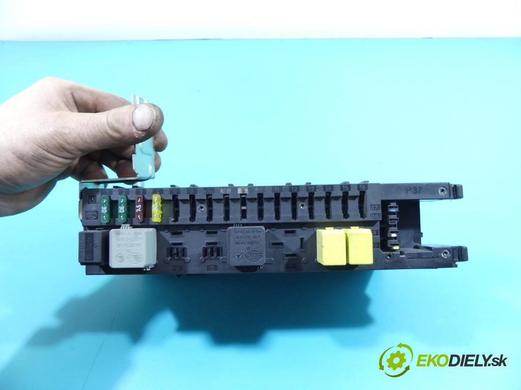 Mercedes C W203 2000-2007 1.8 16v 143 HP manual 105 kW 1796 cm3 3- modul riadiaca jednotka 2035453101 (Ostatné)