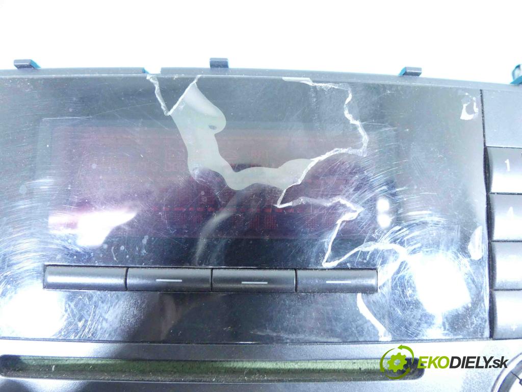 Mercedes C W203 2000-2007 1.8 16v 143 HP manual 105 kW 1796 cm3 3- Radio originál A2038273842