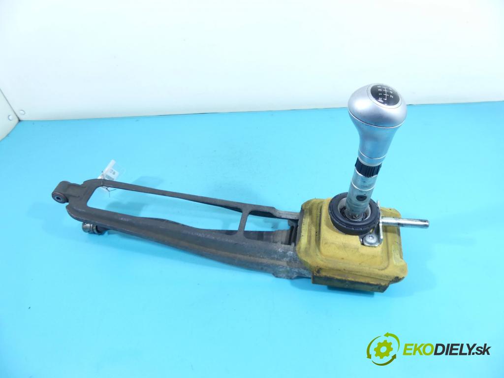 Mercedes C W203 2000-2007 1.8 16v 143 HP manual 105 kW 1796 cm3 3- Páka: Změny: stupeň,rýchlosť  (Rýchlostné páky / kulisy)