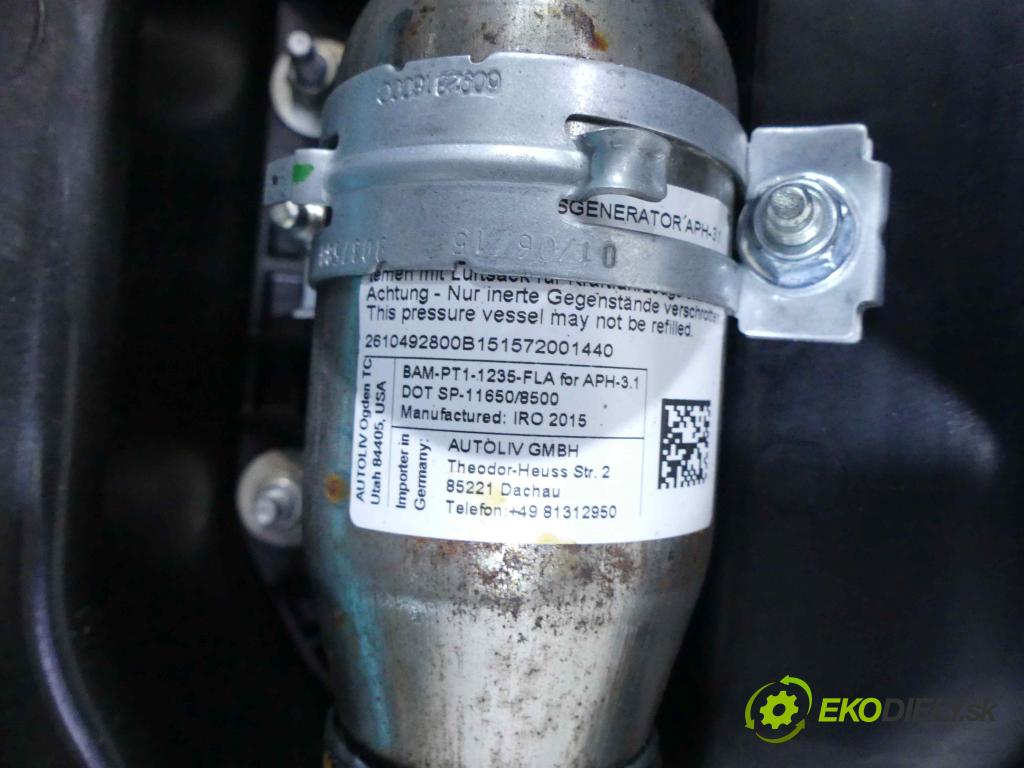 Opel Astra IV 2009-2015 1.6 cdti 110 HP manual 81 kW 1598 cm3 5- kokpit,pristrojová doska rozdeľovacia