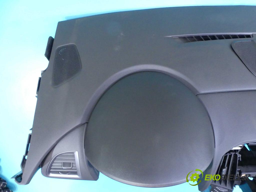 Opel Astra IV 2009-2015 1.6 cdti 110 HP manual 81 kW 1598 cm3 5- kokpit,pristrojová doska rozdeľovacia