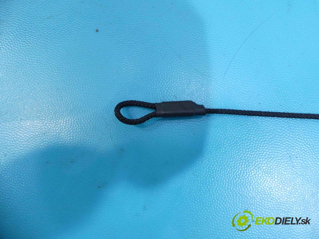 Kia Venga 1.4 16v (G4FA) 90 HP manual 66,2 kW 1396 cm3 5- zadná 85910-1P000 (Pláta zadné)