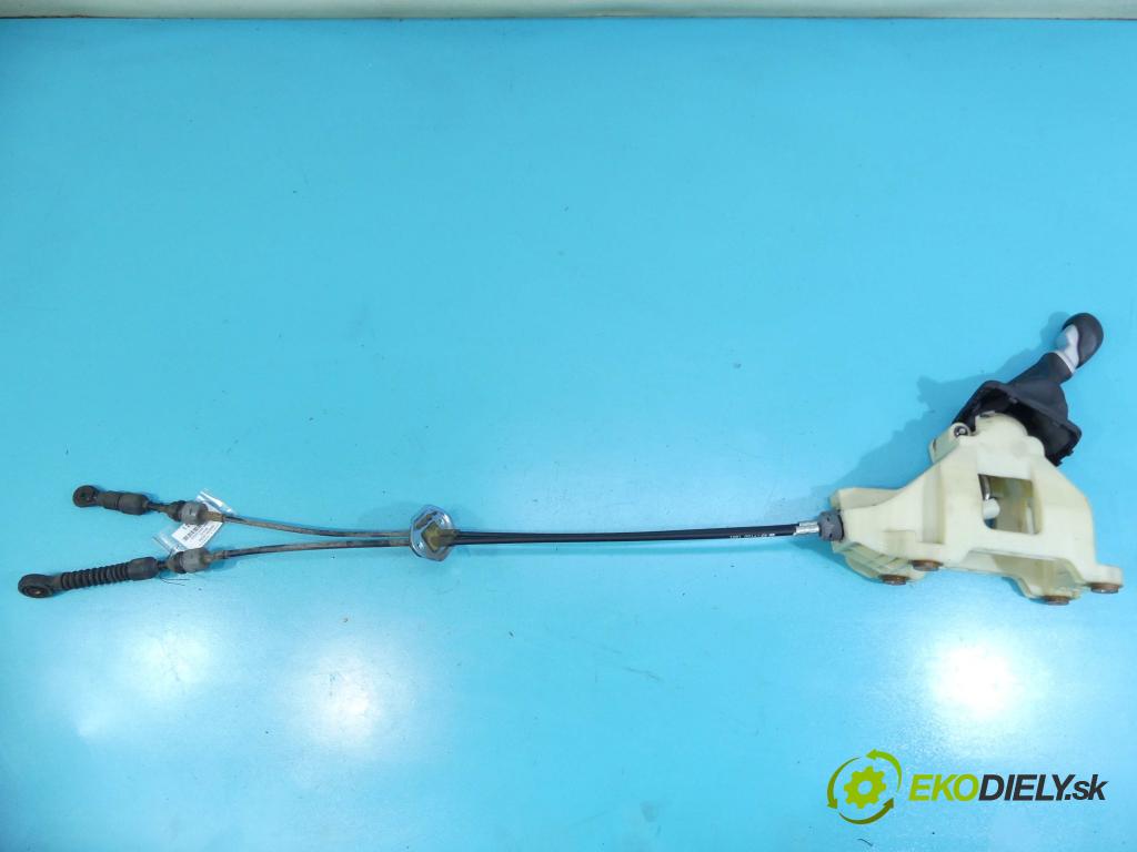 Kia Venga 1.4 16v 90 HP manual 66,2 kW 1396 cm3 5- Páka: Změny: stupeň,rýchlosť  (Rýchlostné páky / kulisy)