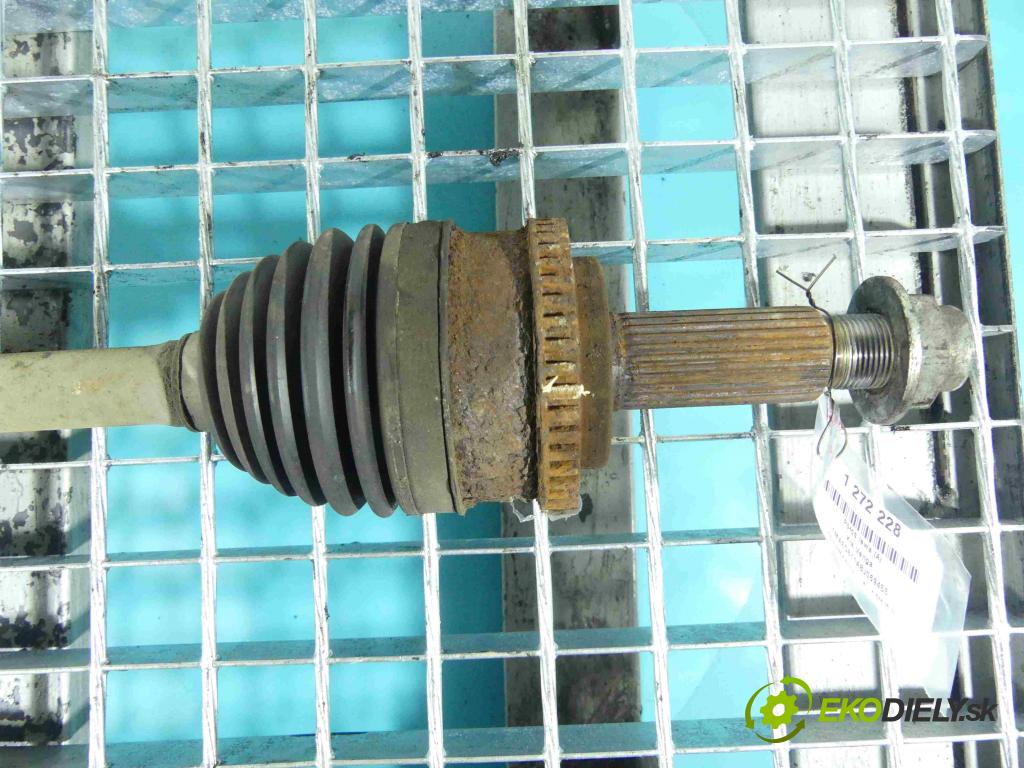 Kia Venga 1.4 16v 90 HP manual 66,2 kW 1396 cm3 5- poloos ľavé  (Poloosy)