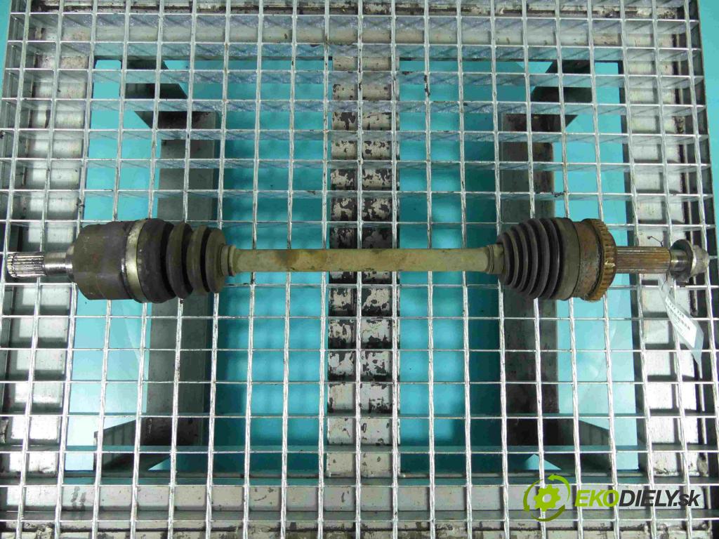 Kia Venga 1.4 16v 90 HP manual 66,2 kW 1396 cm3 5- poloos ľavé  (Poloosy)