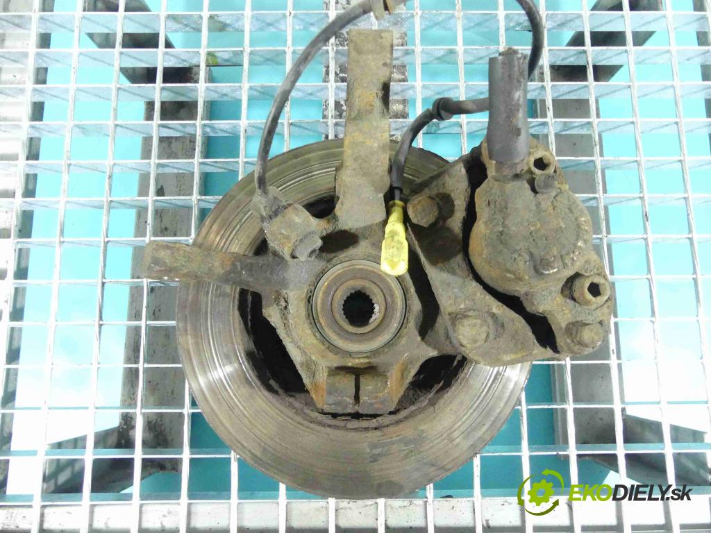 Renault Clio II 1998-2012 1.5 dci 65 HP manual 48 kW 1461 cm3 3- náboj ľavé  (Náboje)