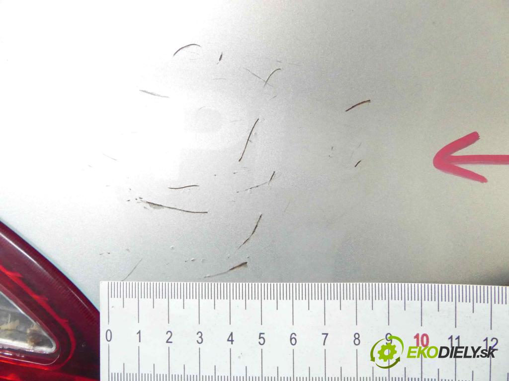 Daewoo Lanos 1.5 16v 101 hp manual 74 kW 1498 cm3 4- zadní kufrové dveře  (Zadní kapoty)