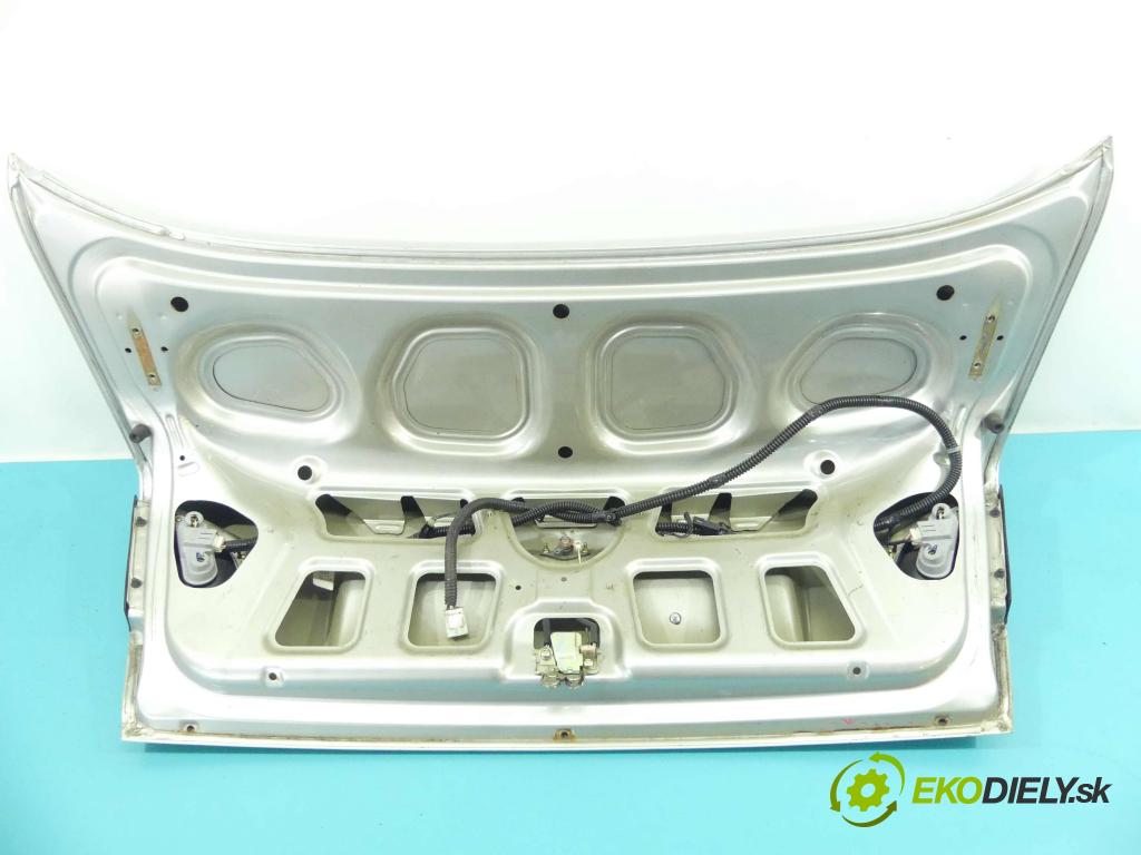 Daewoo Lanos 1.5 16v 101 hp manual 74 kW 1498 cm3 4- zadní kufrové dveře  (Zadní kapoty)