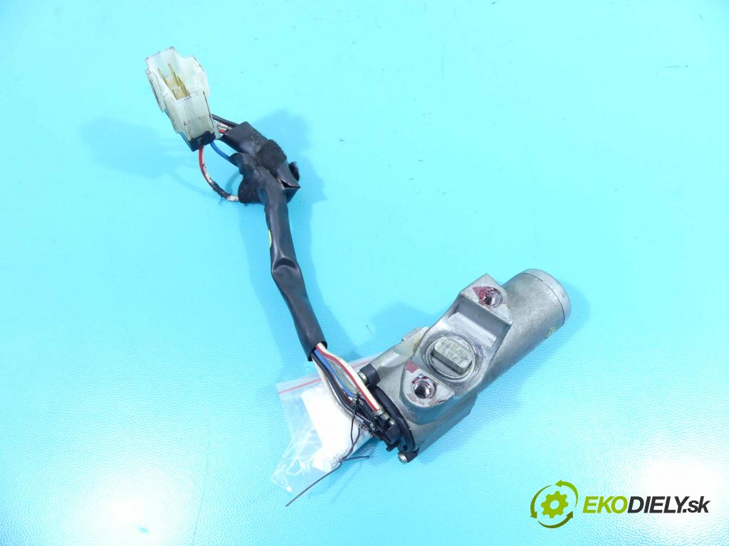 Nissan Vanette 2.3d 75 HP manual 55 kW 2283 cm3 5- Spínačka  (Spínacie skrinky a kľúče)